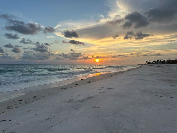 Luxury Four Bedroom Vacation Rental on Longboat Key Sleeps 8